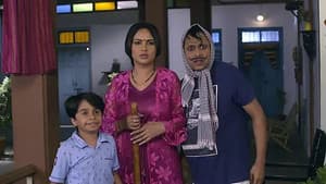 Amma sees Happu and Rajesh romancing each other - Happu Ki Ultan Paltan