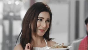 Murli lies to Ganga and her family