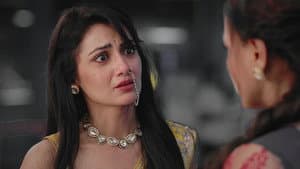 Amruta sees Babita's true colors