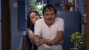 Kat tells Rajesh about Laila's behaviour - Happu Ki Ultan Paltan