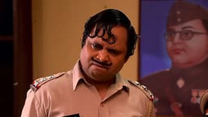 Happu tries to get the footwear back from Rajesh - Happu Ki Ultan Paltan