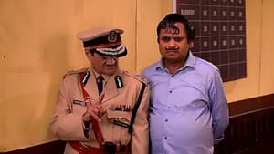 Happu mistakes a man for a thief - Happu Ki Ultan Paltan